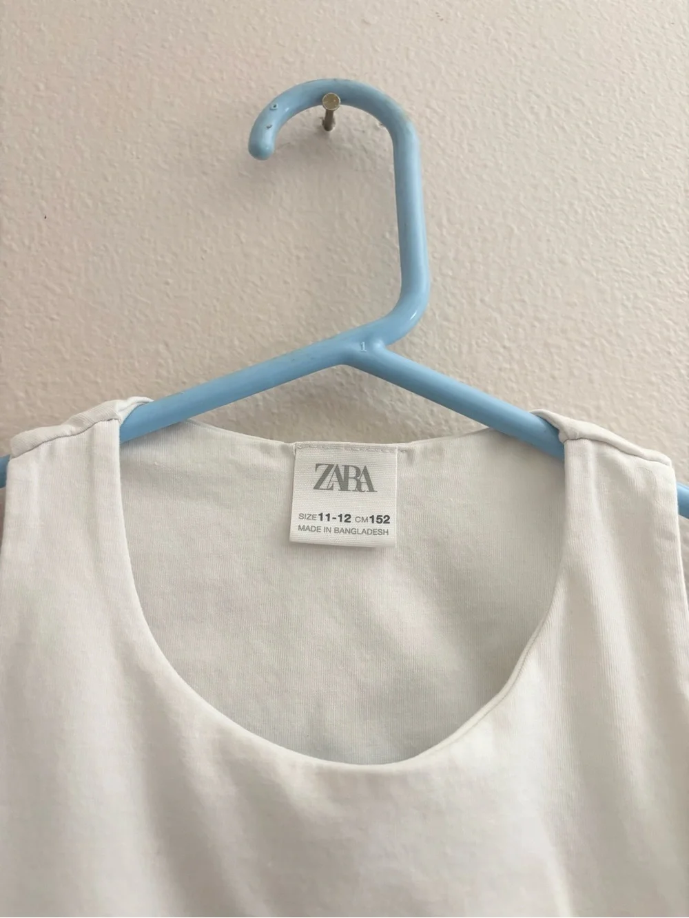 5/$15 🩷 Zara White Scoop Neck Crop Tank/Sports Bra